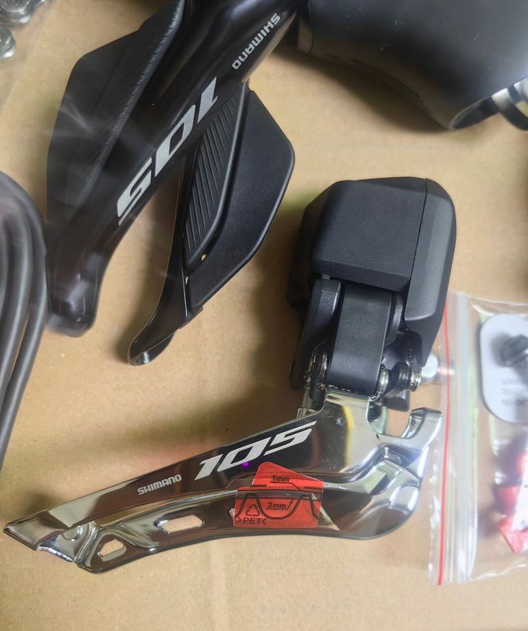 Tweedehands Shimano 105 di2 R7170 bike — afbeelding 4 van 6