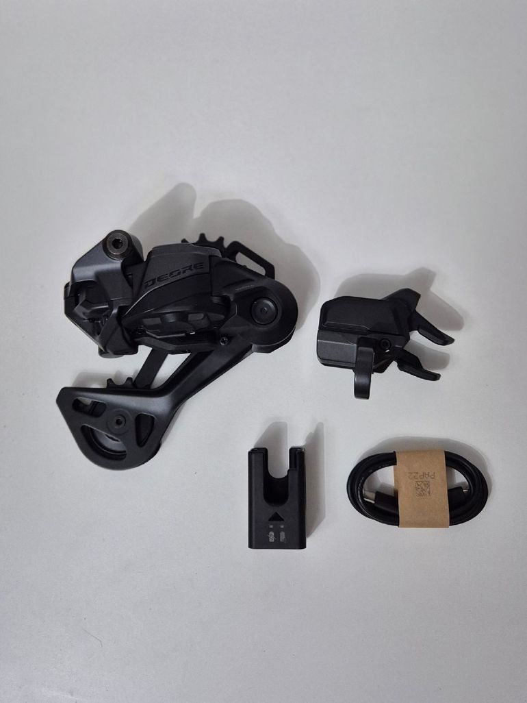 Używany Shimano Deore Di2 M6250 RD with Battery & Shifter 2026 bike — zdjęcie 1 z 4