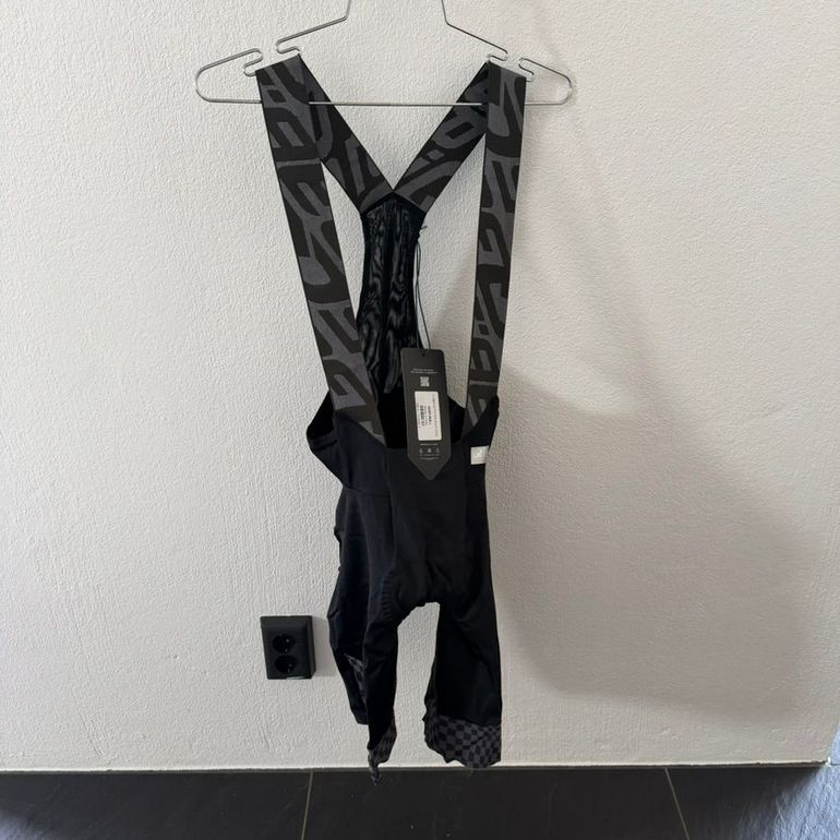 Used Q36.5 Gregarius Pro Bib Short L// NEW!! 50% OFF!! 2025 bike — image 1 of 2