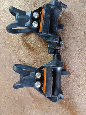 Used Vp Components 390 Flat Pedals bike — image 2 of 3
