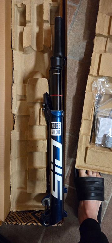 Rock Shox SID Ultimate 120mm Boost Fork 2025 bike usato — immagine 4 di 6