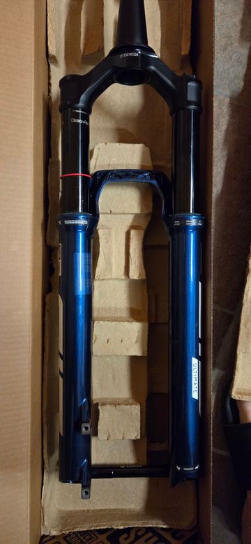 Rock Shox SID Ultimate 120mm Boost Fork 2025 bike usato — immagine 2 di 6