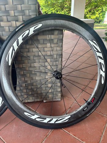 Zipp 404 Firecrest Rim Brake Wheelset bike d'occasion — image 2 sur 12