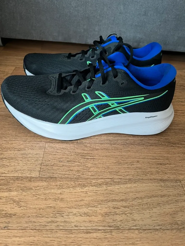 Used Asics Gel Excite 11 bike — image 1 of 4