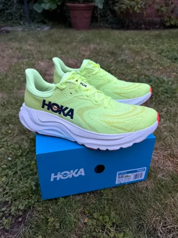 Hoka Arahi 8 bike d'occasion