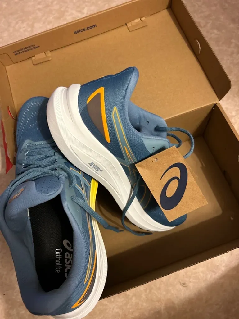 Used Asics Gel Kinjo bike — image 5 of 8