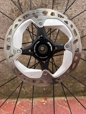 Zipp 303 Firecrest Wheels bike d'occasion — image 4 sur 4