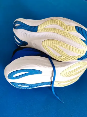 Used Asics Gel Nimbus 27 bike — image 2 of 4