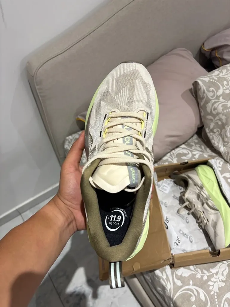Used Asics Novablast 5 bike — image 3 of 8