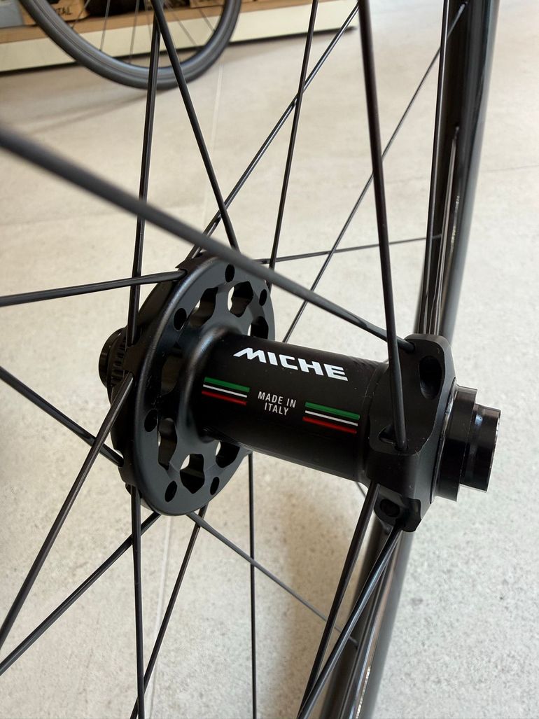 Used Miche Kleos 42 Carbon Wheelset 2025 bike — image 5 of 6