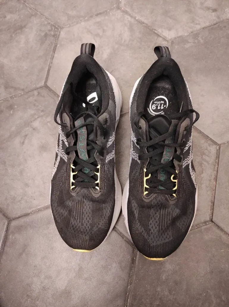 Used Asics Novablast 5 bike — image 2 of 2