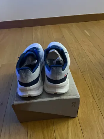 Použité On Running On Shoes Blue and White bike — obrázek 6 z 7