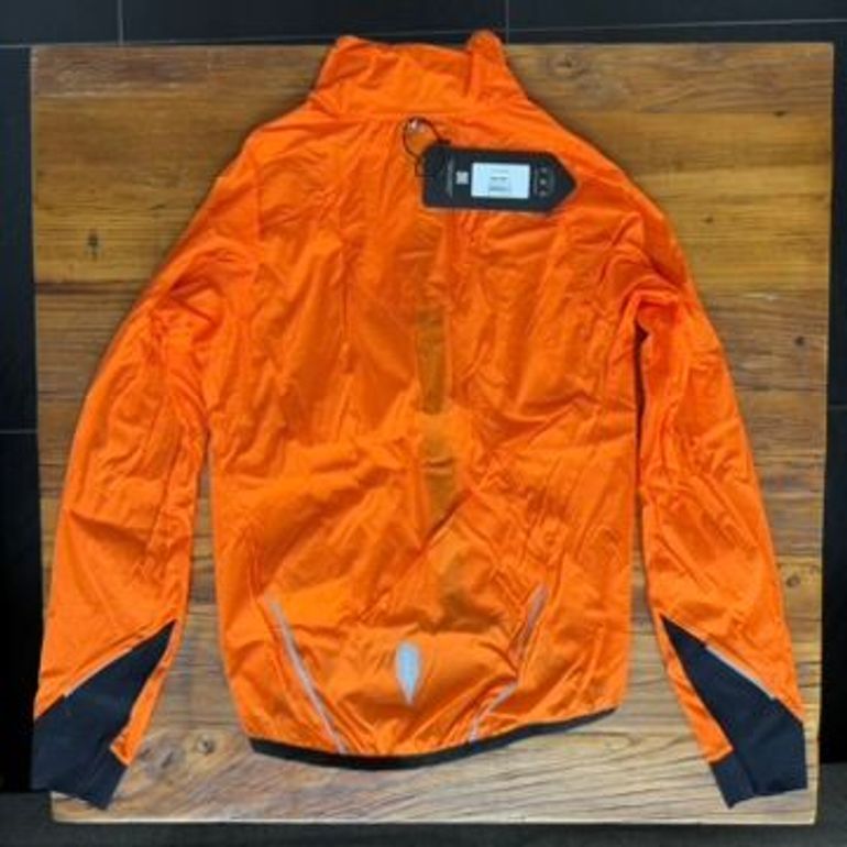 Q36.5 Air Jacket L// NEW!! 50% OFF!! 2026 bike d'occasion — image 2 sur 2