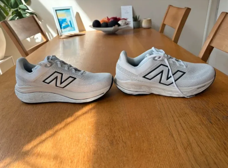 New Balance M860v14 bike usato — immagine 2 di 7