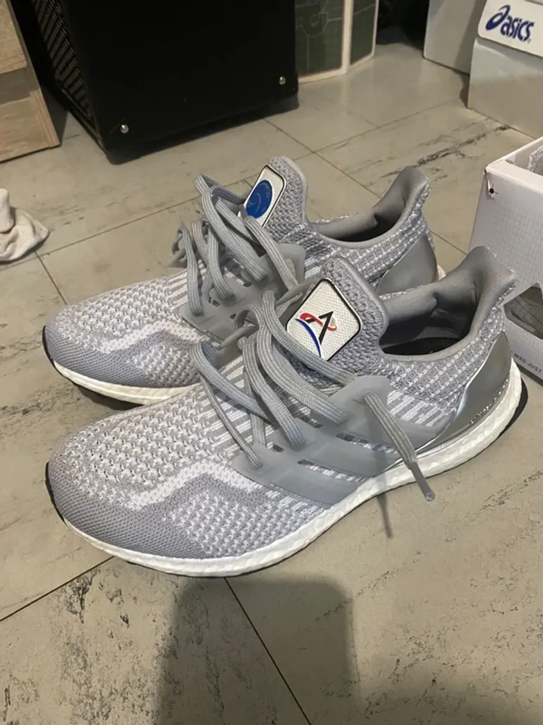 Adidas Ultraboost DNA bike usato — immagine 4 di 6