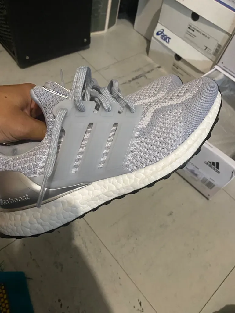 Adidas Ultraboost DNA bike usato — immagine 3 di 6