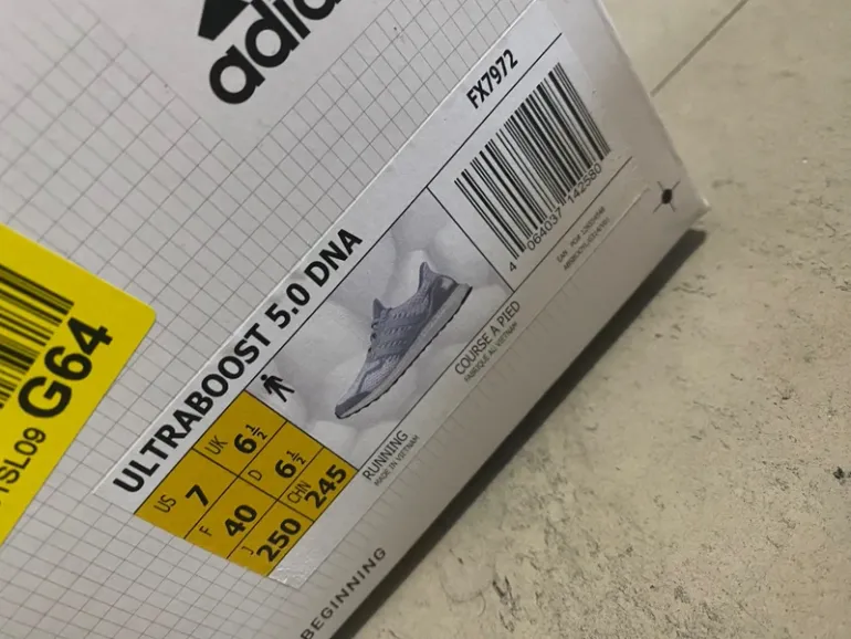 Adidas Ultraboost DNA bike usato — immagine 6 di 6