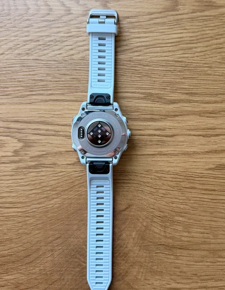 Used Garmin Fenix 8 43mm AMOLED bike — image 5 of 5