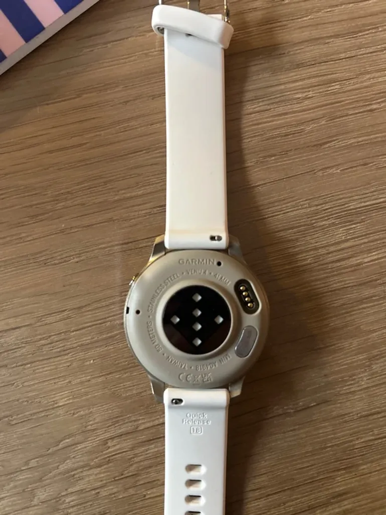 Used Garmin Venu 4 bike — image 3 of 4
