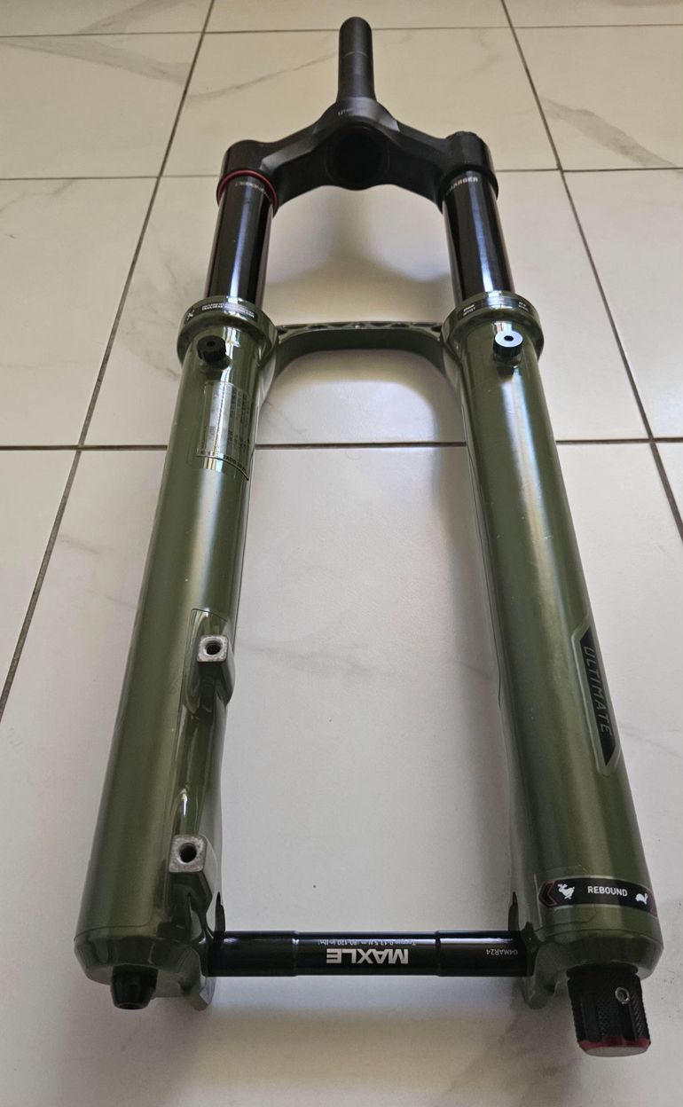 Použité RockShox Lyrik Ultimate Charger 3.1 RC2 27.5 140mm 2025 bike — obrázek 11 z 17