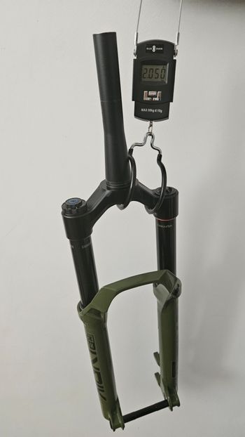Použité RockShox Lyrik Ultimate Charger 3.1 RC2 27.5 140mm 2025 bike — obrázek 17 z 17