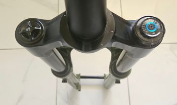 Použité RockShox Lyrik Ultimate Charger 3.1 RC2 27.5 140mm 2025 bike — obrázek 13 z 17