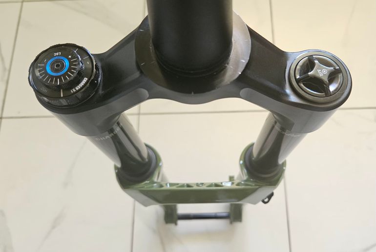 Použité RockShox Lyrik Ultimate Charger 3.1 RC2 27.5 140mm 2025 bike — obrázek 12 z 17