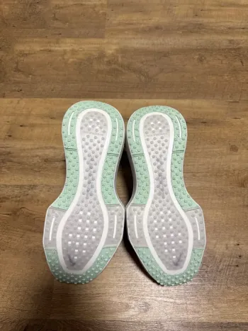 Použité Nike ZoomX Invincible Run 4 bike — obrázek 7 z 8