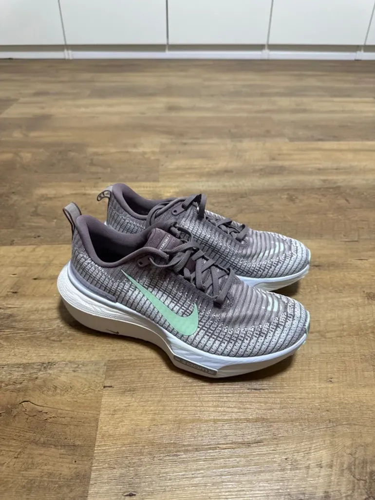 Použité Nike ZoomX Invincible Run 4 bike — obrázek 3 z 8