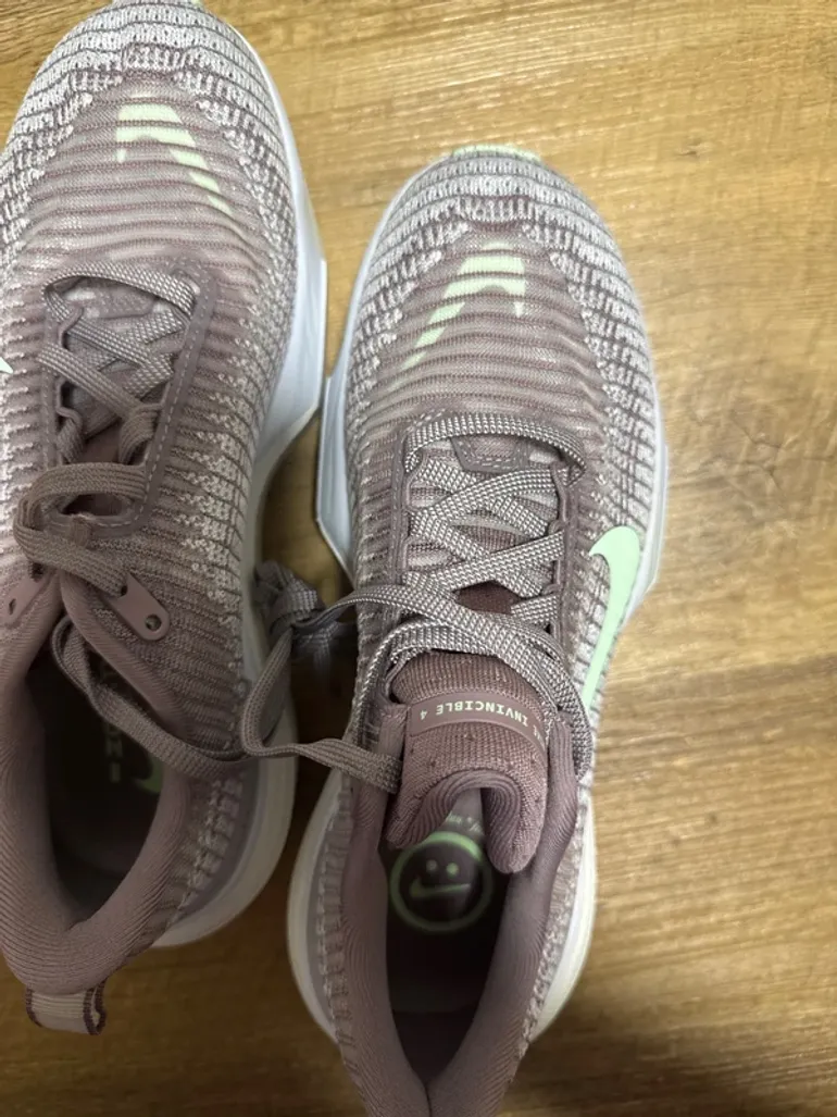 Použité Nike ZoomX Invincible Run 4 bike — obrázek 6 z 8