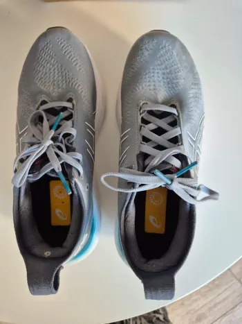 Used Asics Gel Nimbus 25 bike — image 5 of 9