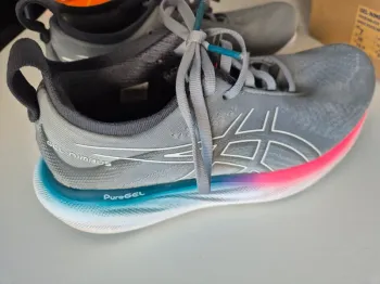 Used Asics Gel Nimbus 25 bike — image 4 of 9