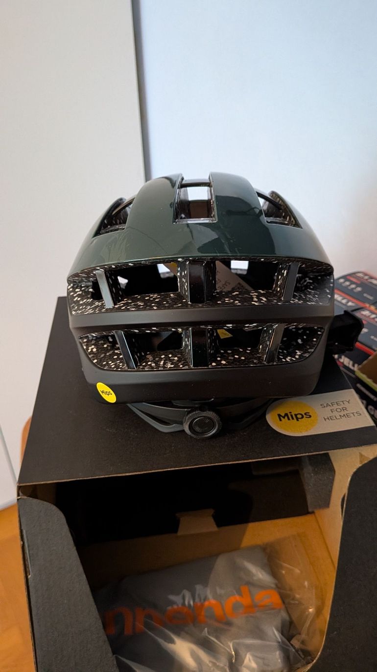 Used Cannondale Dynam Adult Helmet 2026 bike — image 3 of 6