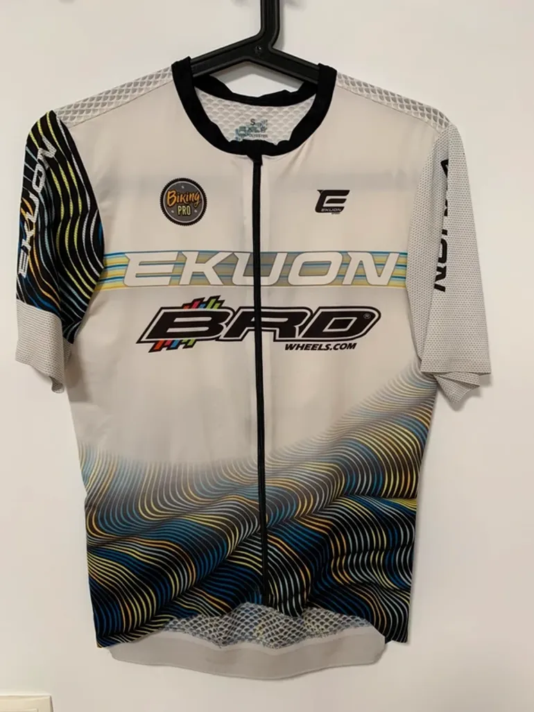 Used Ekuon Jersey bike — image 1 of 3