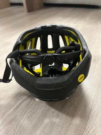 Used MET Miles Mips 2026 bike — image 4 of 6