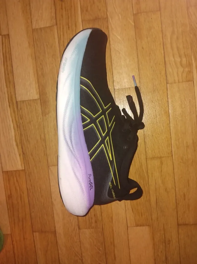 Used Asics Noire bike — image 3 of 4