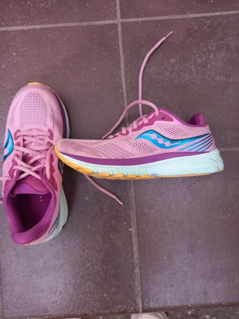 Tweedehands Saucony Scarpe donna bike — afbeelding 2 van 5