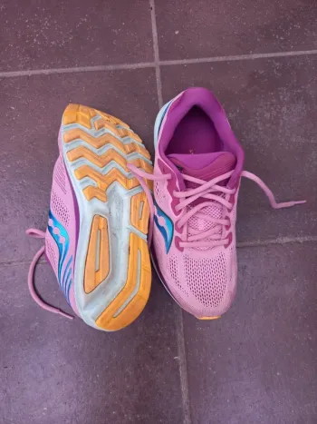 Tweedehands Saucony Scarpe donna bike — afbeelding 4 van 5