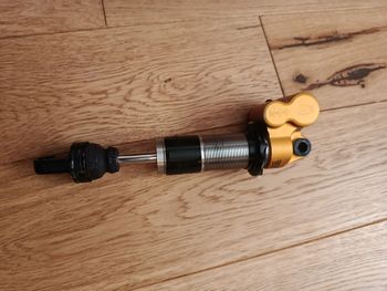 Used Öhlins TTX22 M.2 Coil Shock Absorber 2024 bike — image 8 of 17