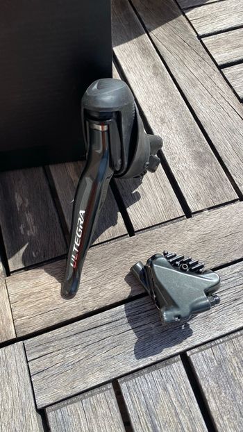 Used Shimano Ultegra Di2 ST-R8070 Left Lever + Caliper bike