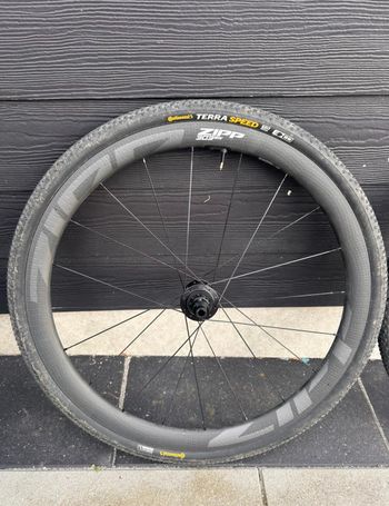 Zipp 303 SW Carbon Disc Brake Wheelset bike d'occasion — image 2 sur 6