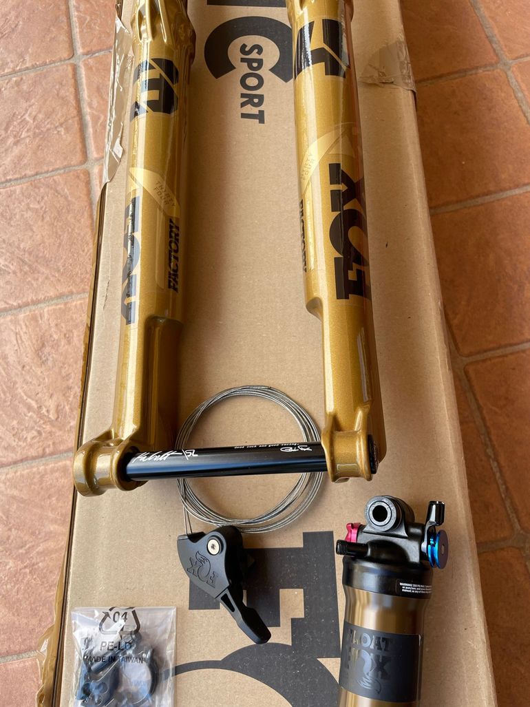 Fox 34 SC Factory Gold Fork + Kashima 190x45 Shock bike d'occasion — image 13 sur 15
