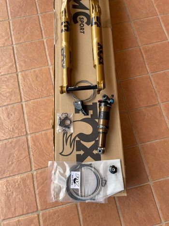 Fox 34 SC Factory Gold Fork + Kashima 190x45 Shock bike d'occasion — image 8 sur 15