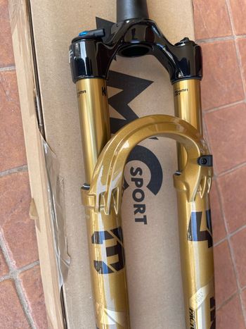 Fox 34 SC Factory Gold Fork + Kashima 190x45 Shock bike d'occasion — image 4 sur 15