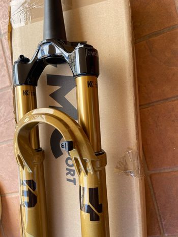 Fox 34 SC Factory Gold Fork + Kashima 190x45 Shock bike d'occasion — image 5 sur 15