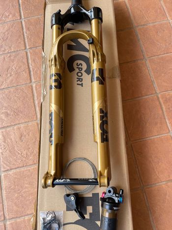 Fox 34 SC Factory Gold Fork + Kashima 190x45 Shock bike d'occasion — image 3 sur 15