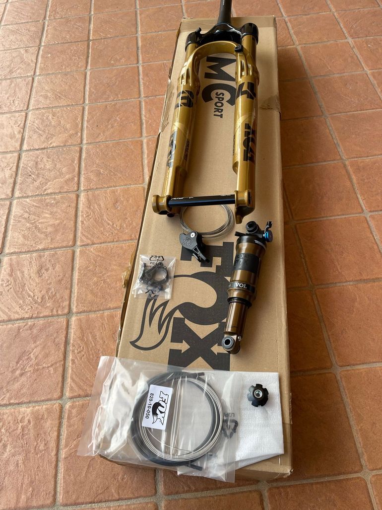 Fox 34 SC Factory Gold Fork + Kashima 190x45 Shock bike d'occasion — image 6 sur 15