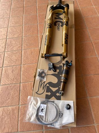 Fox 34 SC Factory Gold Fork + Kashima 190x45 Shock bike d'occasion — image 10 sur 15