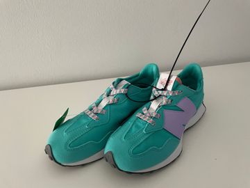 Použité New Balance 327 Running Shoes