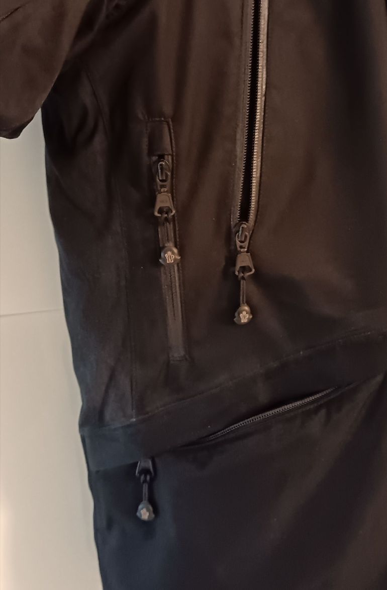 Moncler Giubbotto tecnico 2020 bike usato — immagine 3 di 6